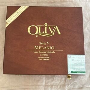 Olivia wood cigar box